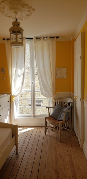 4 Schlafzimmer, Bügeleisen/Bügelbrett, kostenloses WLAN, Bettwäsche