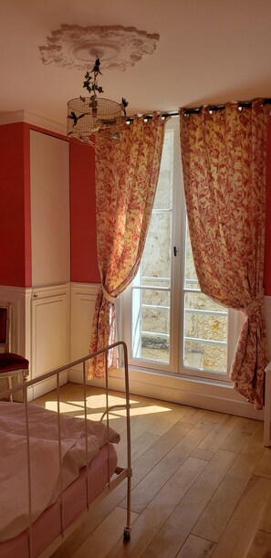 4 chambres, fer et planche à repasser, Wi-Fi gratuit, draps fournis