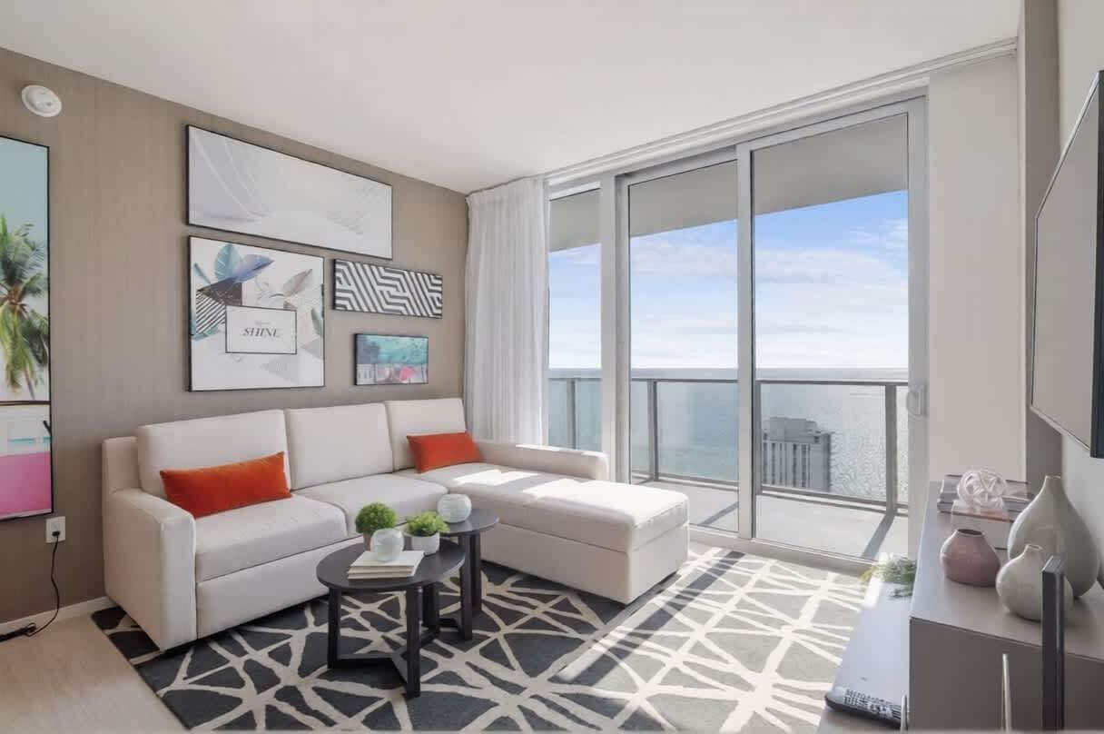 Téléviseur, bureau