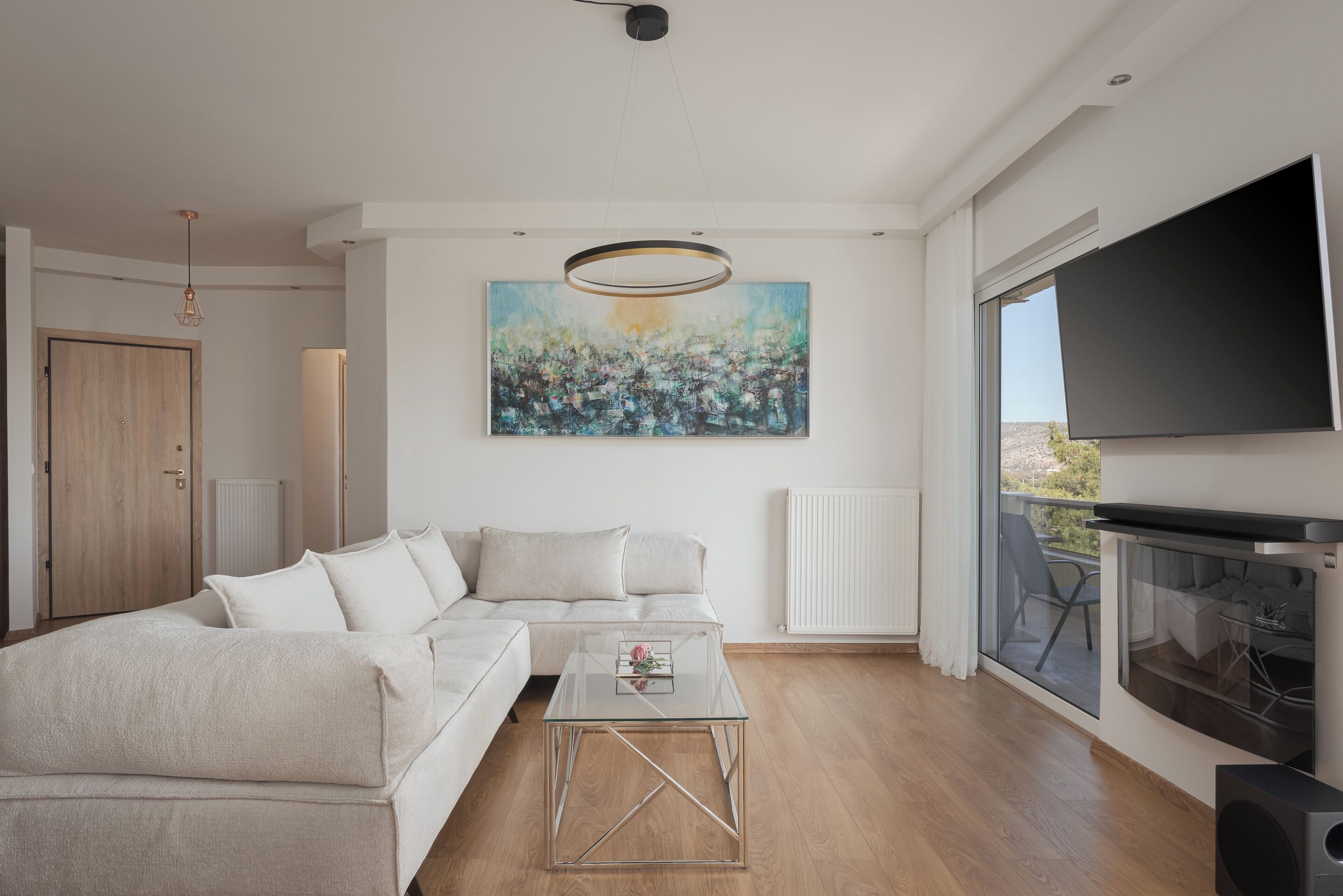 Apartemen Comfort | Area keluarga | Smart TV 55-inci dengan saluran TV satelit, TV, dan Netflix
