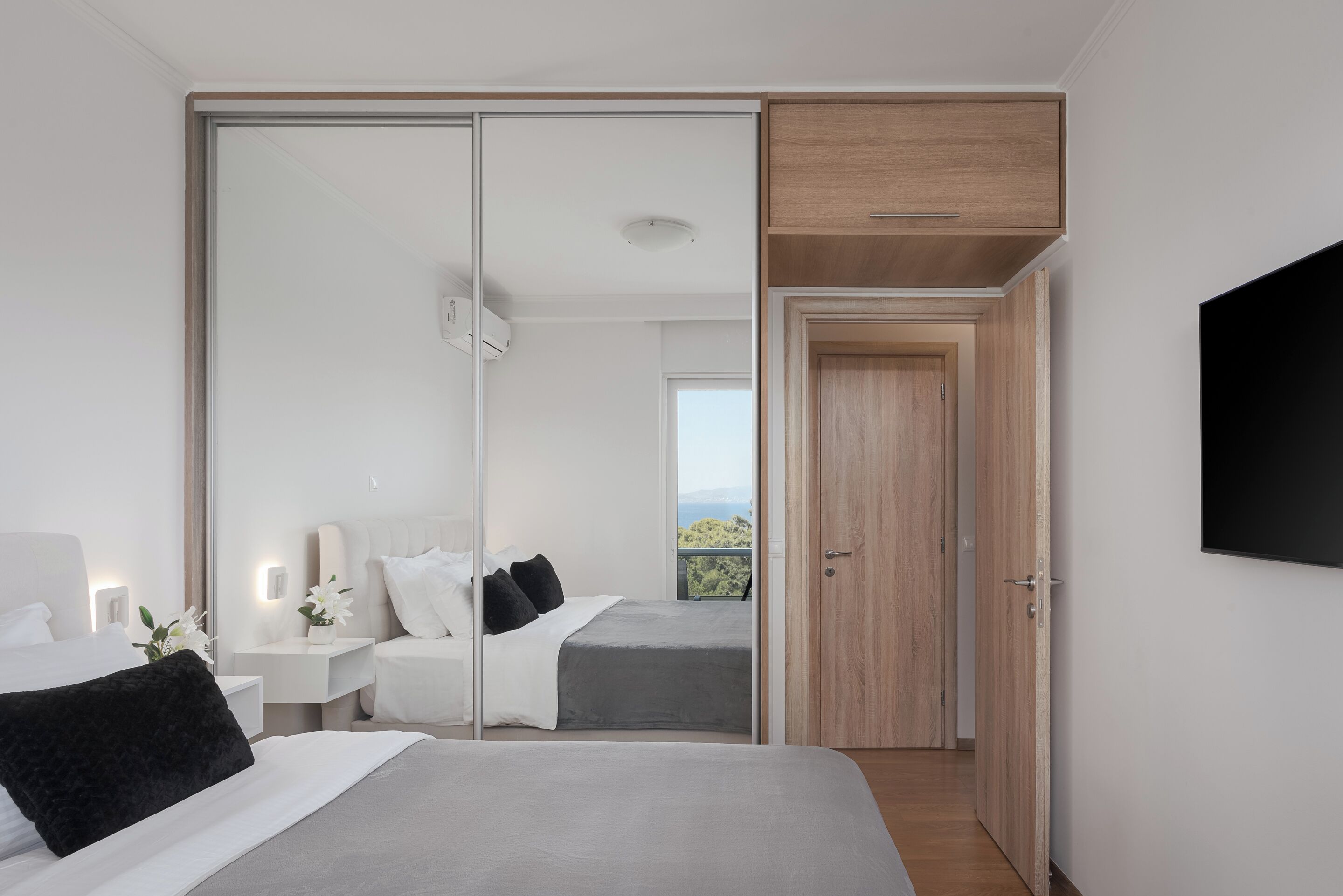 Apartemen Comfort | Kamar mandi | Shower, perlengkapan mandi gratis, pengering rambut, dan handuk