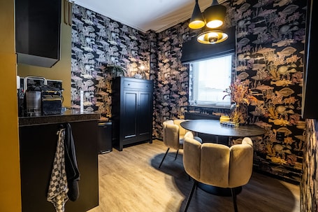 华丽开间套房 | 免费 WiFi、床单