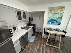 Private kitchen - Modern cozy studio in the med center (Houston)