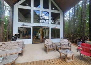 Terrace/patio - Waterfront Lonestar Cabin in a Magical Forest! (Grimes County)