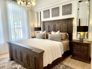 3 bedrooms, iron/ironing board, WiFi, bed sheets - Entire Bank Building Overlook Outlaw Square and Main (Deadwood)