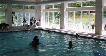 6 Person Villa in Mountain Resort with Lake and Pool