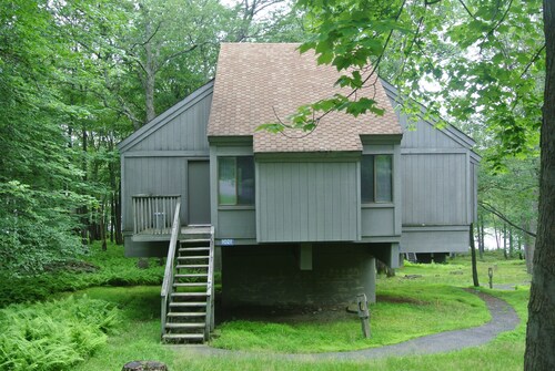 6 Person Villa in Mountain Resort with Lake and Pool