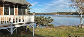 Cozy, ocean-side retreat