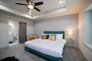 4 habitaciones, tabla de planchar con plancha, wifi y ropa de cama 