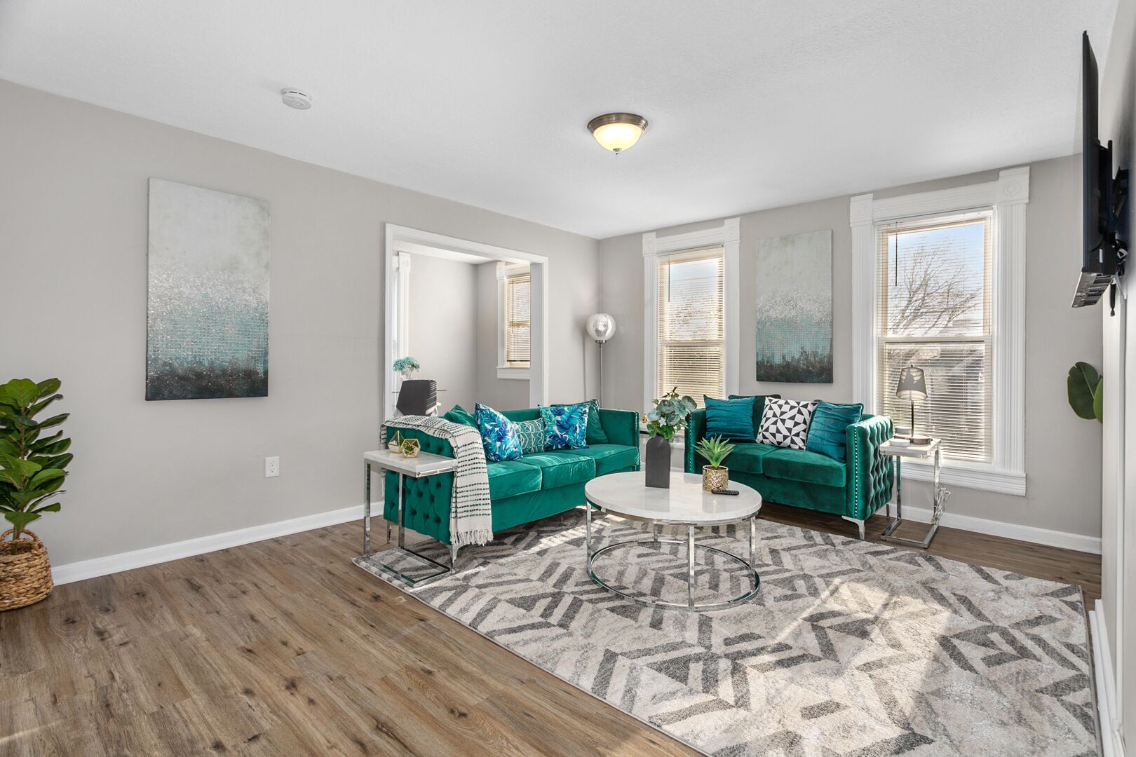 4 KING Beds + Arcade Area + 2 Living Rooms