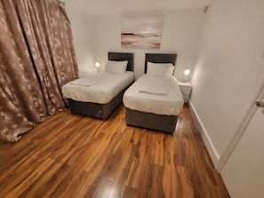 1 bedroom, desk, iron/ironing board, WiFi