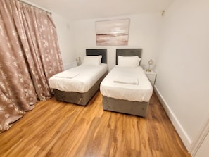 1 bedroom, desk, iron/ironing board, WiFi
