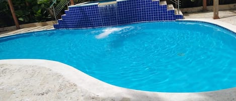 Una piscina techada, una piscina climatizada