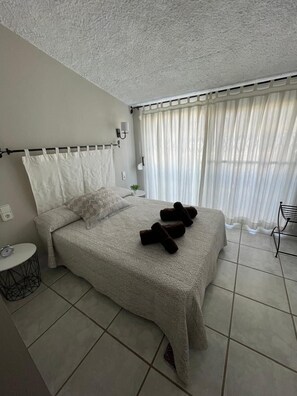 3 chambres, fer et planche à repasser, Wi-Fi gratuit, draps fournis