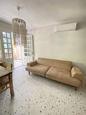 Studio Suite Ekonomi | Seprai katun Mesir, seprai premium, dan didekorasi berbeda-beda