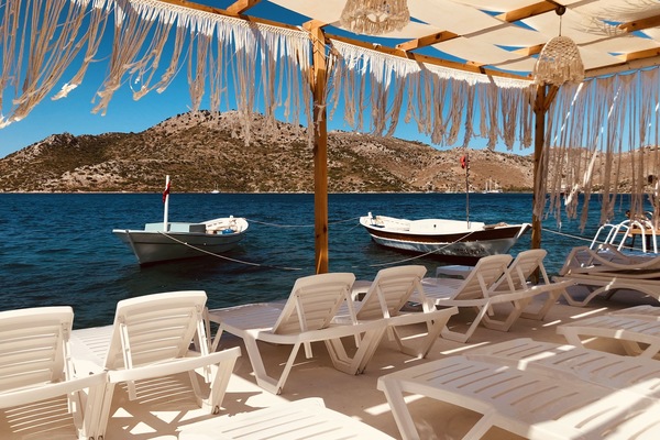Private beach, sun loungers, beach umbrellas