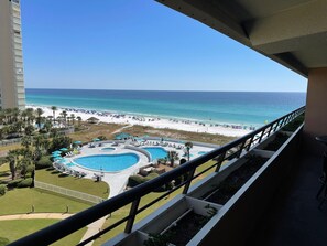 Property grounds - GORGEOUS BEACHFRONT VIEWS!! FREE BEACH SET UP, PRIVATE BEACH, POOL, SPA, AND GYM (Miramar Beach)