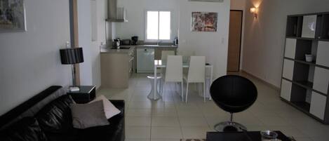 تلفزيون ذكي، ستيريو، شاشة كمبيوتر، طابعة