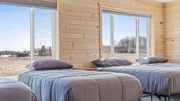 6 bedrooms, iron/ironing board, free WiFi, bed sheets