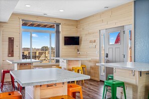 Smart TV - The Red Walleye: A Big Home on Big Fish Golf Course - Sleeps 22! (Hayward)