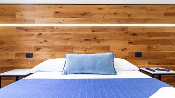 Ropa de cama de alta calidad y escritorio