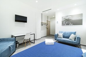 Ropa de cama de alta calidad y escritorio