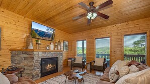 Smart TV, fireplace, video games, foosball - Stunning View, Sauna, Cold Plunge, Hot Tub & Theater (Sevier County)