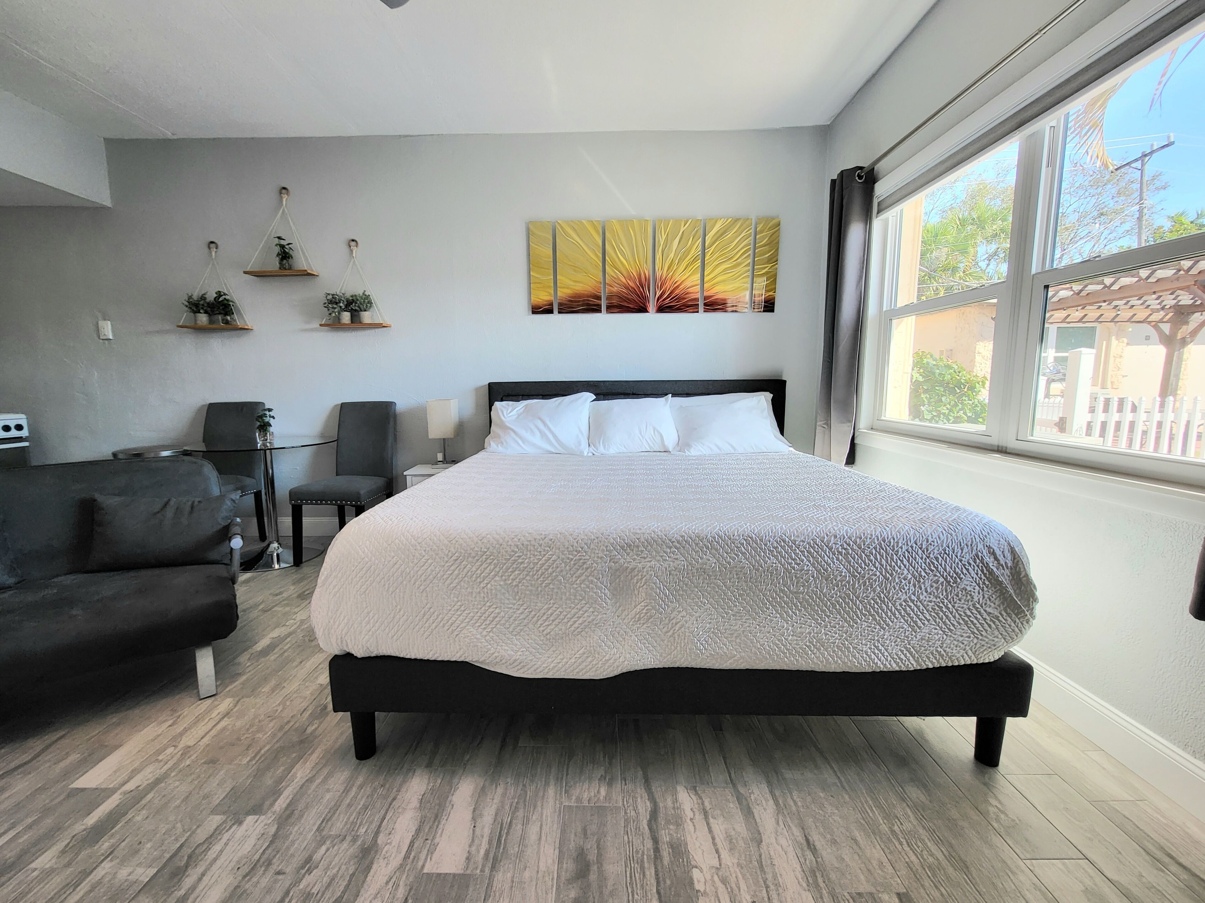 Deluxe Studio Suite, 1 King Bed, Non Smoking, Kitchen | Premium bedding, memory foam beds, individually decorated