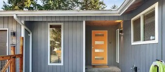 Silver Beach Bungalow near Parks & Lake - Sleeps 6