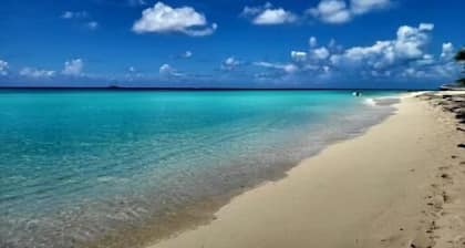Beach front vacation rental - perfect for families!