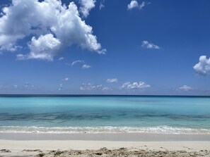 On the beach, sun loungers, beach towels - Beach front vacation rental - perfect for families! (Bimini)