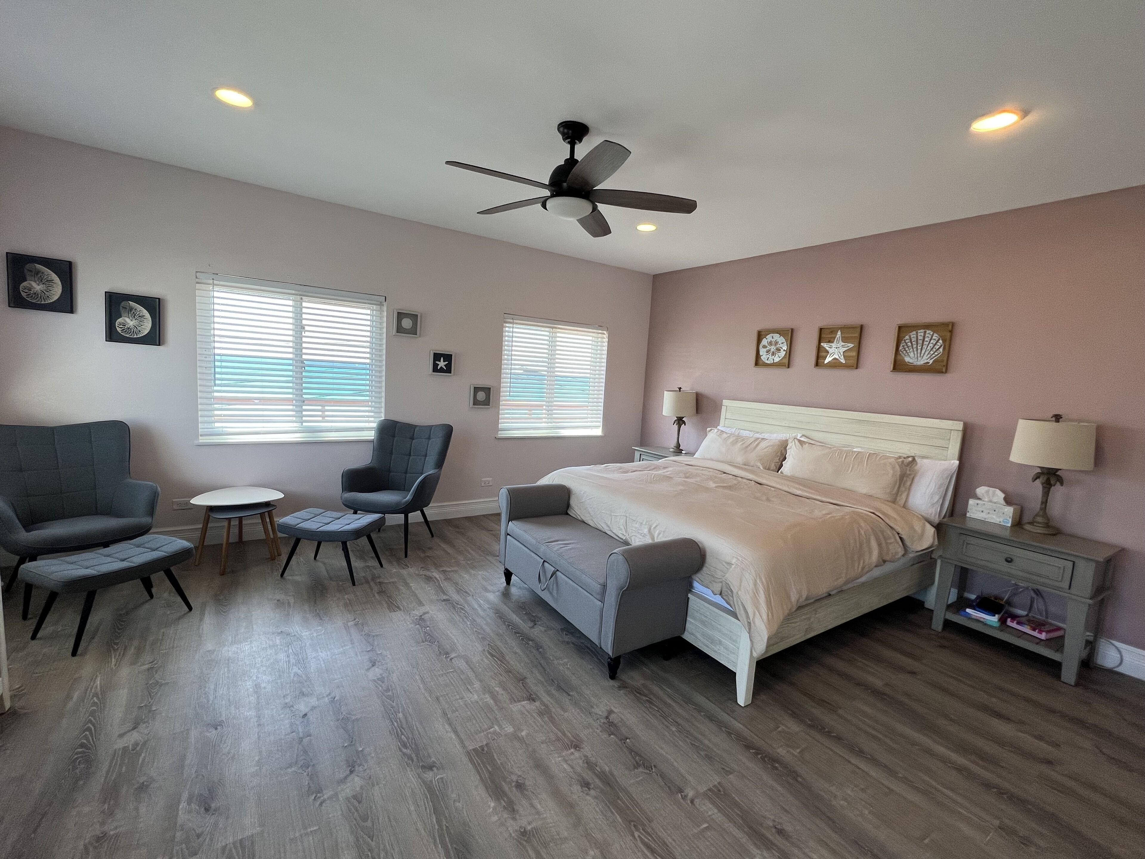 3 bedrooms, iron/ironing board, WiFi, bed sheets