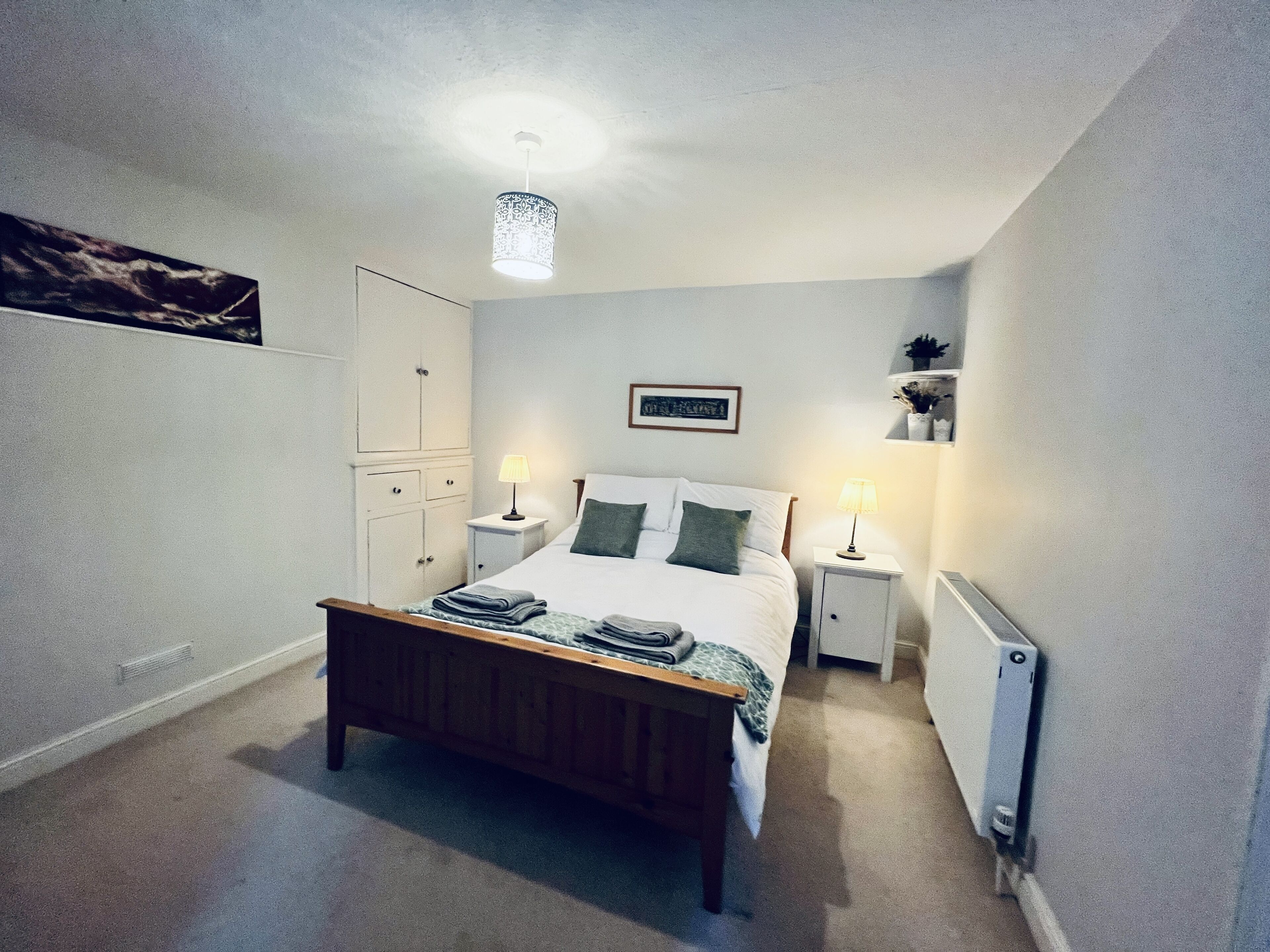 2 bedrooms, iron/ironing board, free WiFi, bed sheets