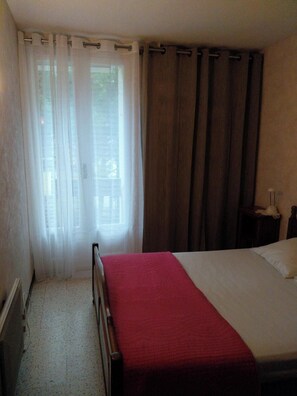 2 bedrooms, iron/ironing board