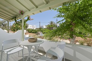 In-room safe, iron/ironing board, free WiFi, bed sheets - Naxian Garden of Senses (Naxos)