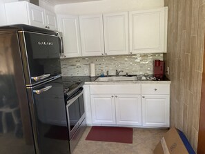 Private kitchen - Clearlake Cabins (Clearlake)