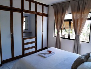 3 Schlafzimmer, Bügeleisen/Bügelbrett, WLAN, Bettwäsche