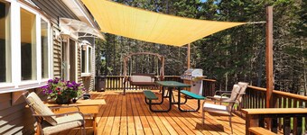 Secluded house just minutes away from Deer Isle/Stonington villages and beaches!