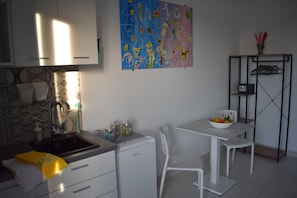 Family Apartment | Private kitchen - Lume art B&B (Sorrento)