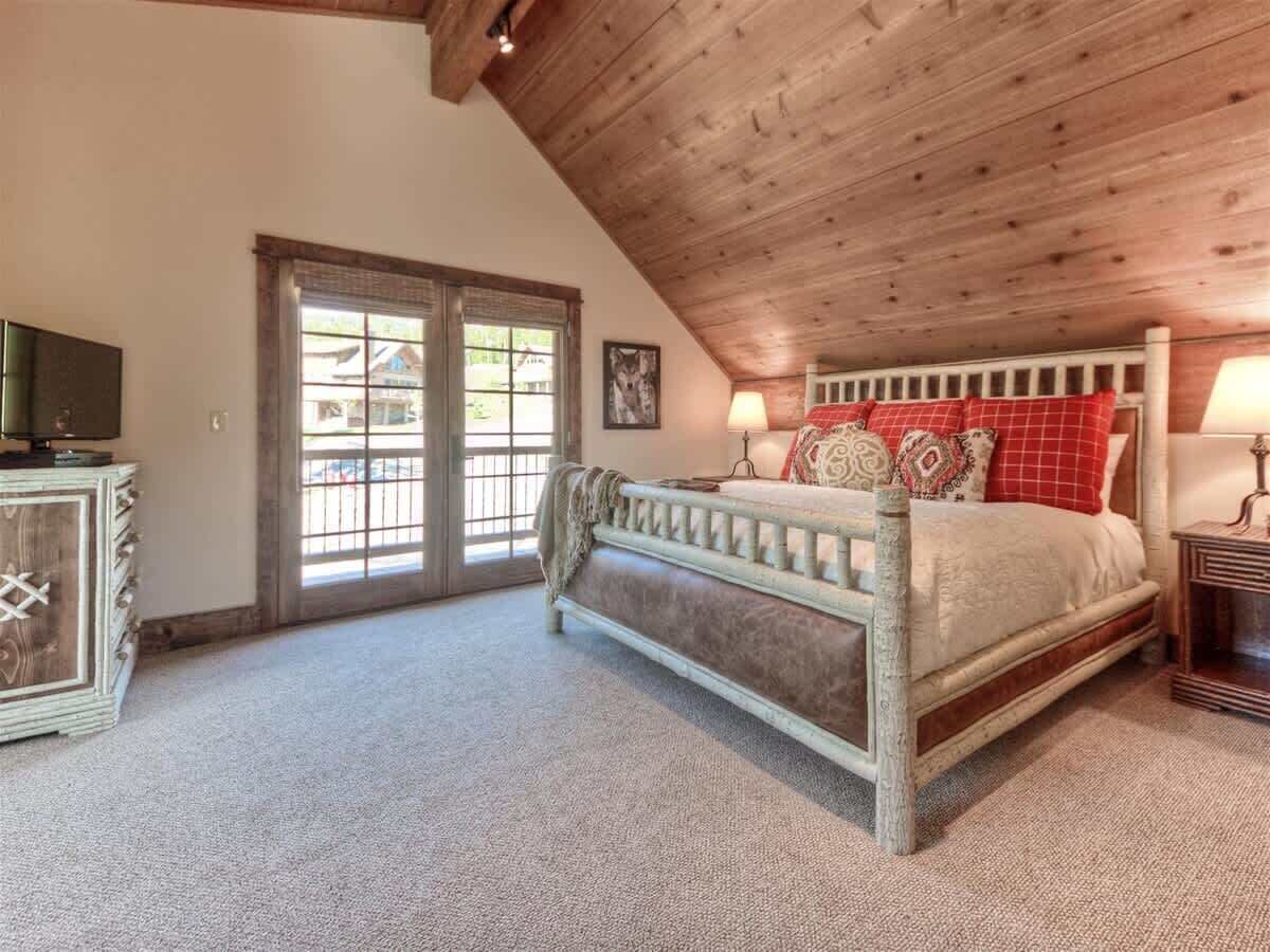 5 habitaciones, tabla de planchar con plancha, wifi y ropa de cama 