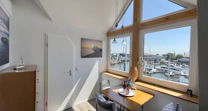 Apartment with loft character directly in the City Marina / harbor with a fantastic view