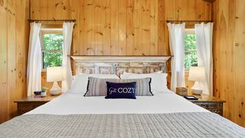 3 bedrooms, desk, iron/ironing board, travel crib