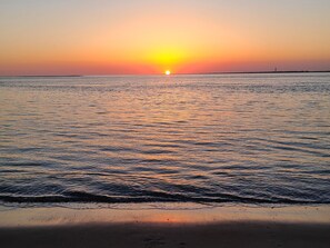 Beach - Cozy outdoor living - 10-minute walk to harbor village and ferry terminal. (Bald Head Island)