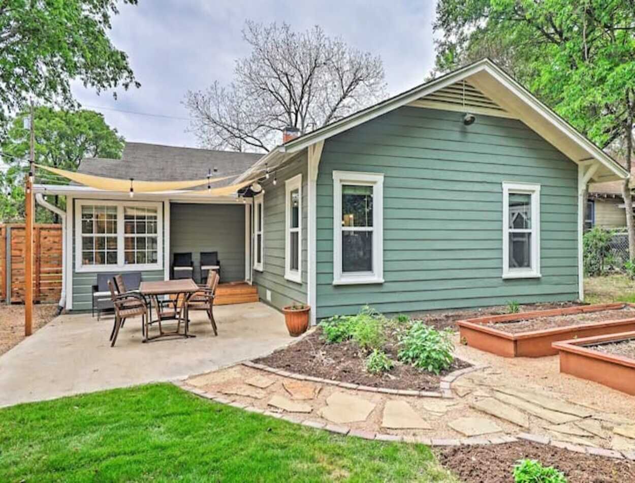 Historic House Across From UMHB & 3 Miles to Expo