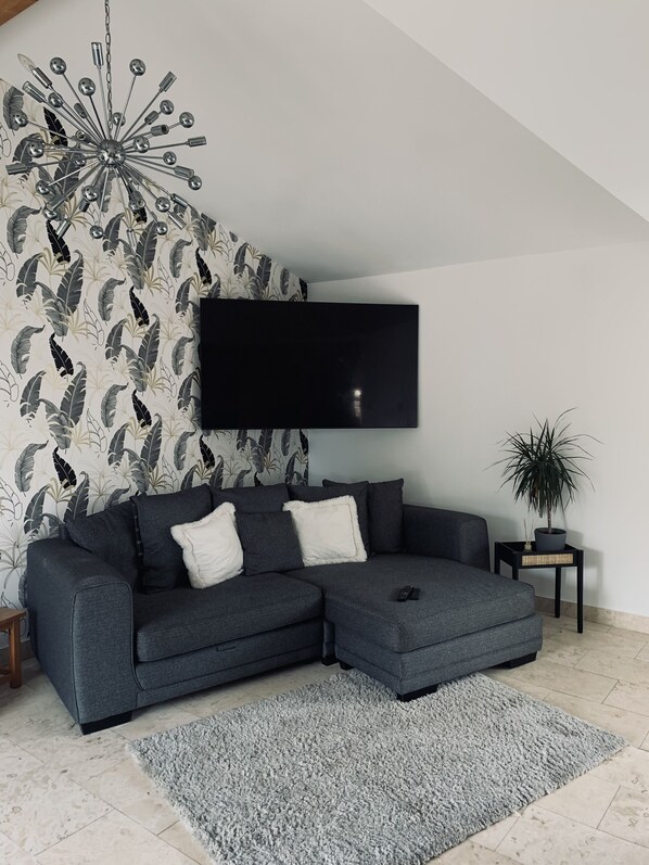 Smart TV, fireplace, books - Elmside, The New Forest Retreat (Southampton)