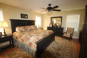 4 chambres, fer et planche à repasser, Wi-Fi, literie fournie