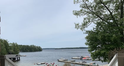Magnificent Lakefront Cottage @ Windermere