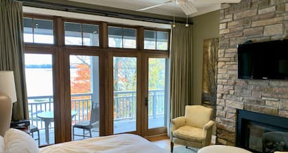 Magnificent Lakefront Cottage @ Windermere