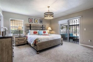 2 soverom, strykejern/-brett, reiseseng for barn og wi-fi (inkludert)