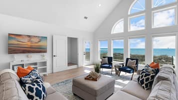 Smart-TV, Videospiele, DVD-Player, Bücher